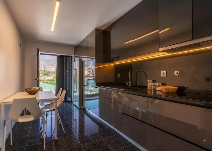 Renala II - Apart, With Pool, By Pausa H. Rentals Funchal